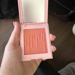 Kylie Cosmetics Coral Blush Compact